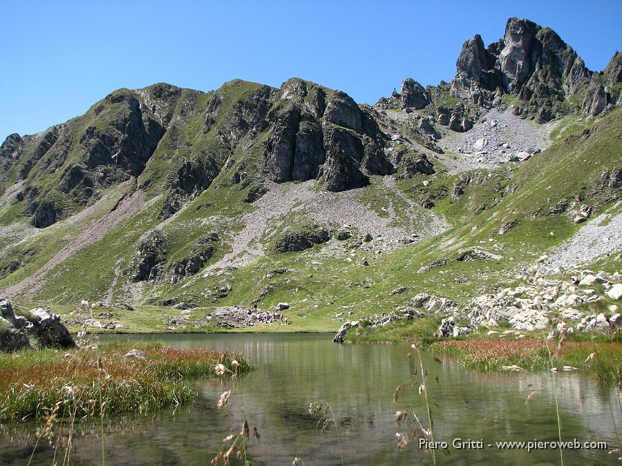 laghiponteranicaraffi 046.jpg - Il Lago alto di Ponteranica (2105 m.) e il bellissimo Monte Valletto (2371 m.)